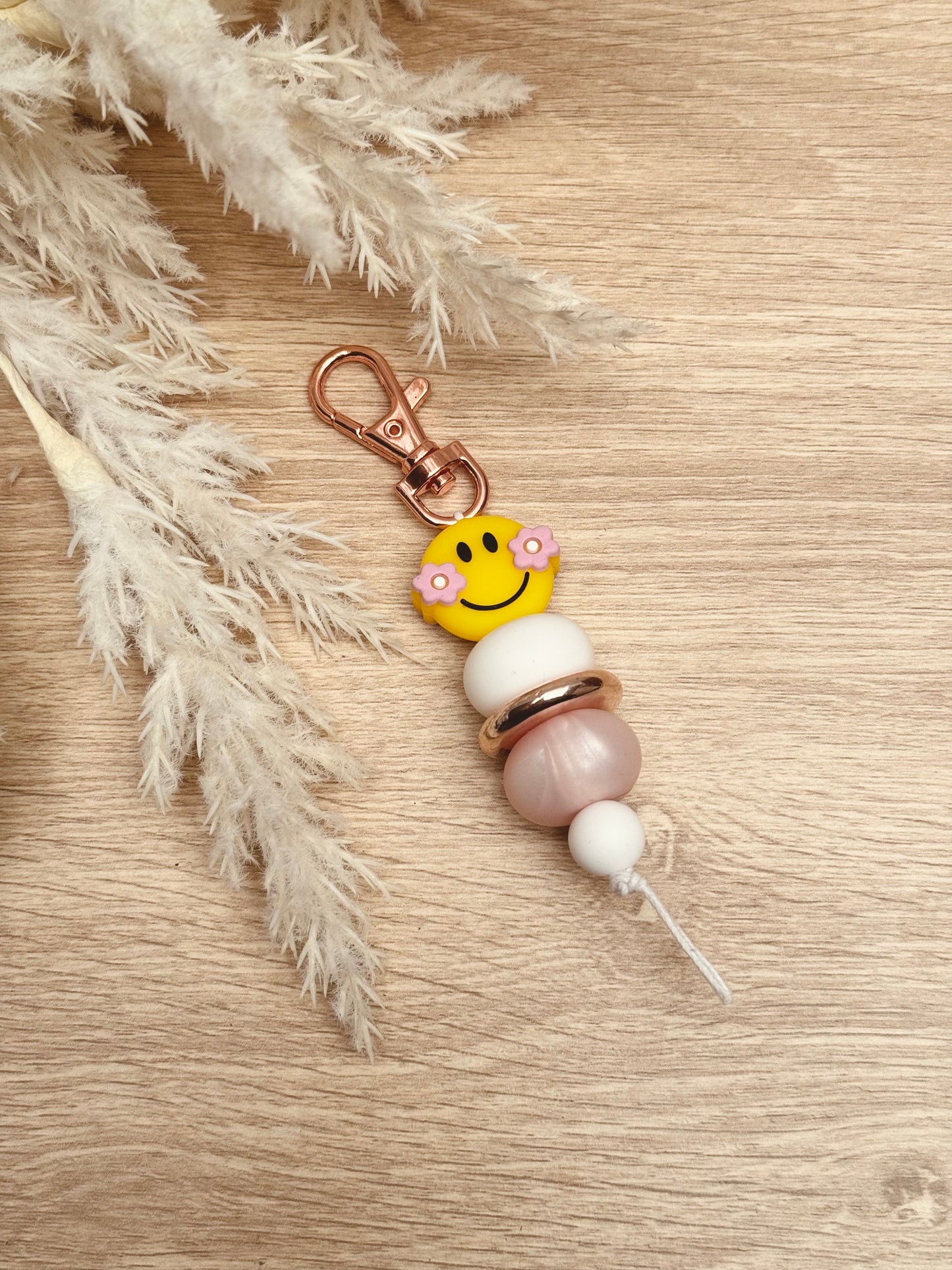 Key Chain - Smiley Daisy Pink