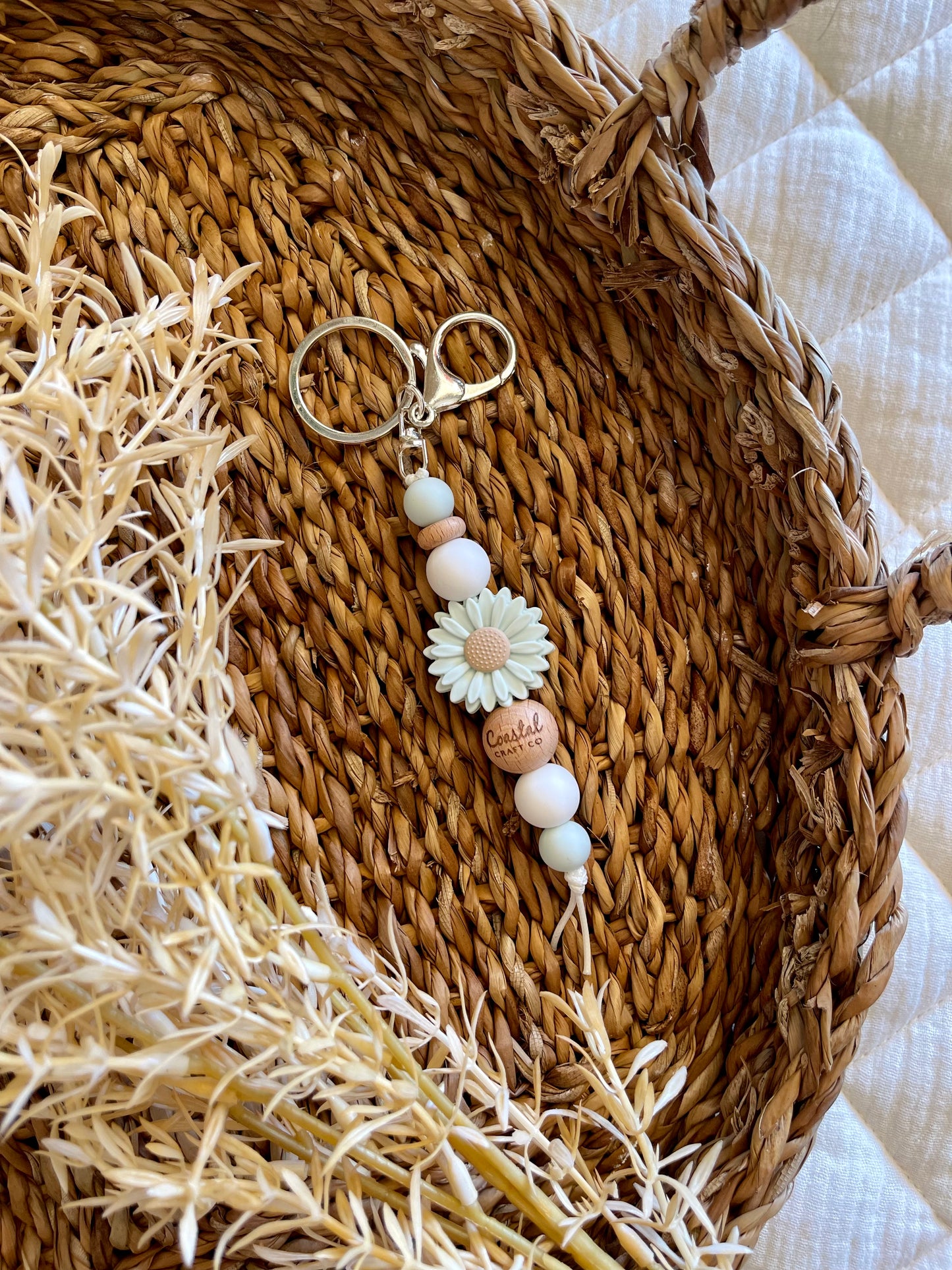 Sea Breeze Daisy Key Chain